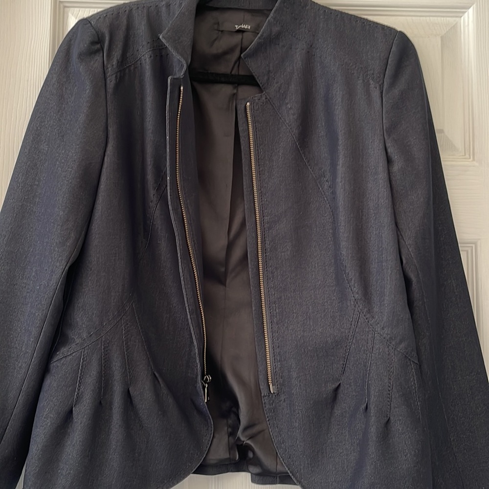 Gorgeous Tahari navy blue blazer size 10 - Picture 10 of 13